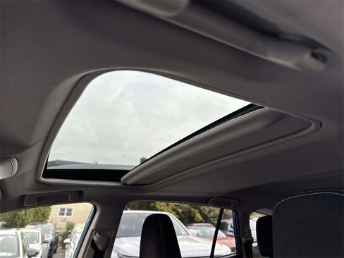 Used 2018 Toyota RAV4 XLE image 18