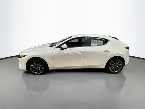 Used 2019 MAZDA MAZDA3 Hatchback w/ Preferred Package image 10