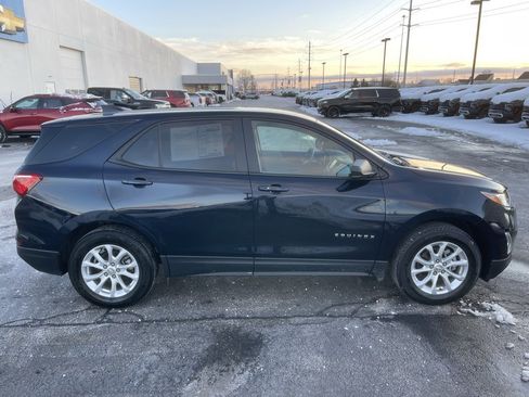 Used 2020 Chevrolet Equinox LS w/ LS Convenience Package image 8