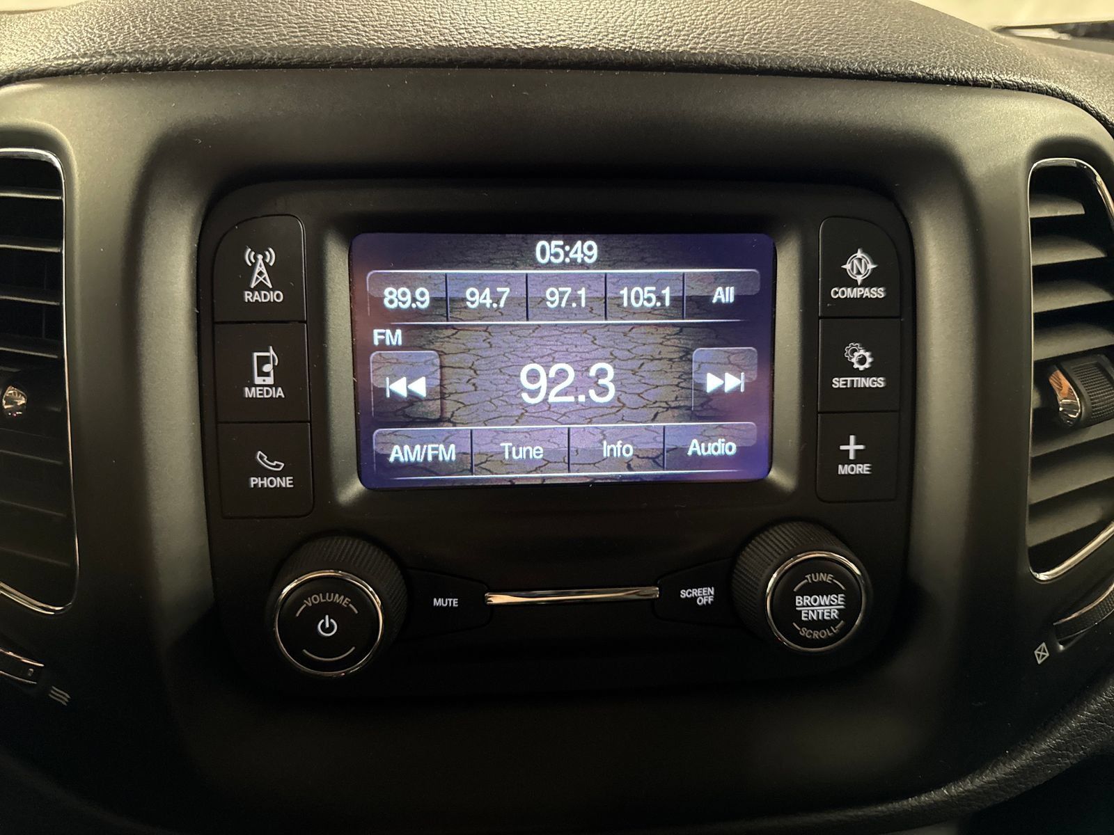 Used 2018 Jeep Compass Sport w/ Cold Weather Group AWD/4WD image 22