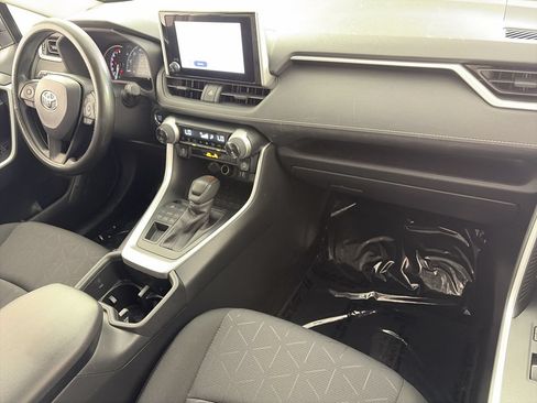 Used 2025 Toyota RAV4 XLE AWD/4WD image 26
