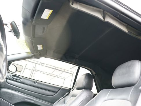 Used 2005 Chrysler Sebring Touring image 32