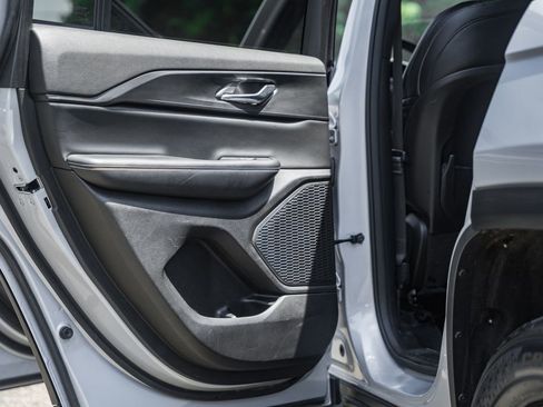 Used 2024 Jeep Grand Cherokee Altitude image 33