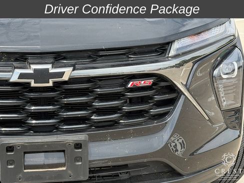 Used 2025 Chevrolet Trax RS w/ Driver Confidence Package FWD image 3