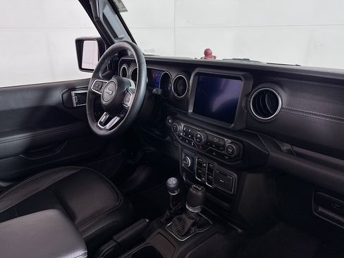 Used 2023 Jeep Wrangler Unlimited Sahara w/ Cold Weather Group image 27