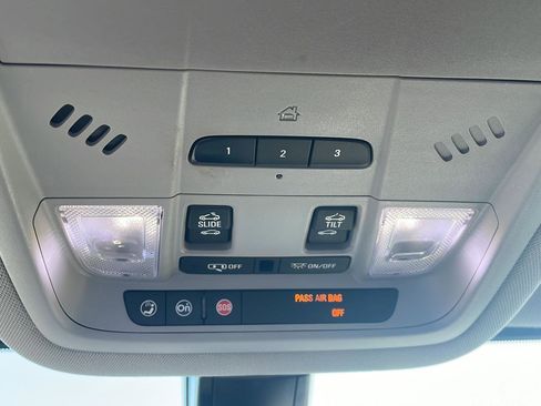 Used 2019 GMC Acadia SLT FWD image 28