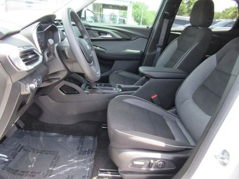 Certified 2023 Chevrolet TrailBlazer LT FWD image 18