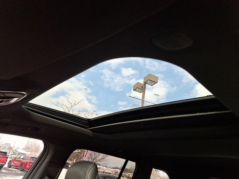 Certified 2023 Jeep Grand Cherokee Altitude image 14