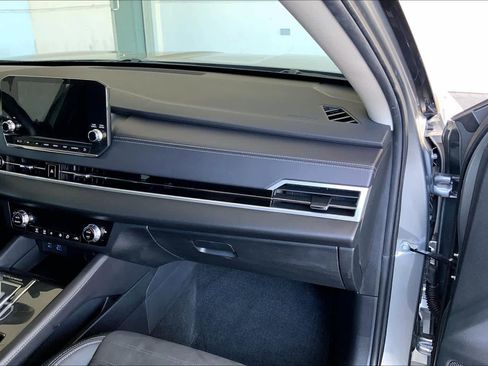 Used 2023 Mitsubishi Outlander SE image 19