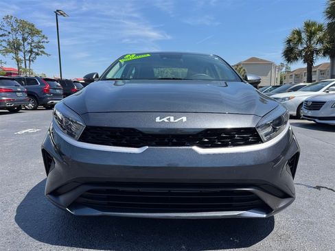 Used 2023 Kia Forte LXS w/ LXS Technology Package image 3