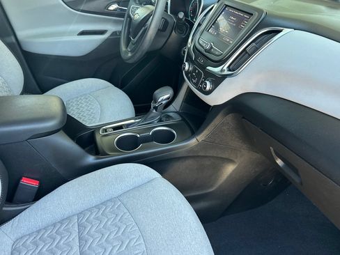 Used 2022 Chevrolet Equinox LT FWD image 17