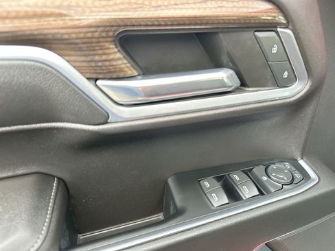 Used 2022 Chevrolet Silverado 1500 LT image 13