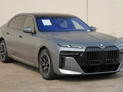 Used 2023 BMW 760i xDrive AWD/4WD image 61