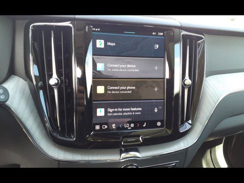 Certified 2025 Volvo XC60 T8 Plus w/ Climate Package image 19