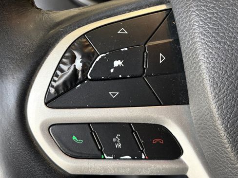 Used 2019 Jeep Cherokee Latitude AWD/4WD image 20
