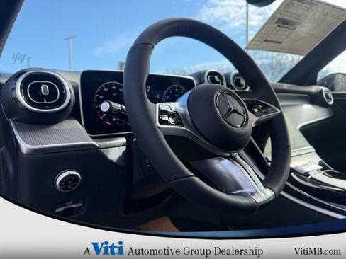 Used 2026 Mercedes-Benz GLC 300 4MATIC image 12