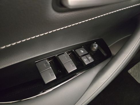 Used 2025 Toyota Corolla SE w/ SE Package FWD image 27