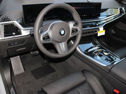 Used 2026 BMW X5 xDrive40i w/ Executive Package AWD/4WD image 4