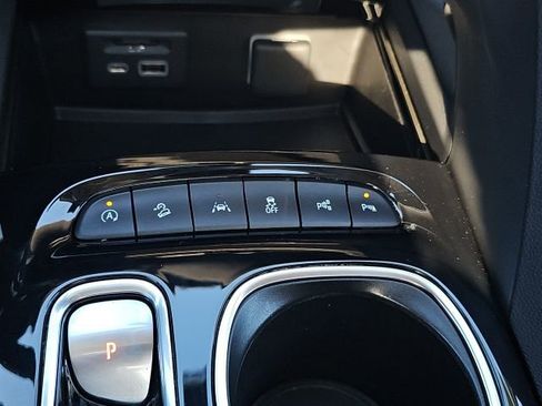 Used 2023 Buick Envision Avenir image 48