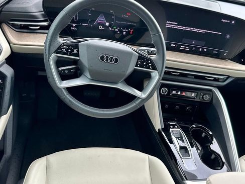 Used 2025 Audi Q5 Premium w/ 19" Wheel Package AWD/4WD image 8