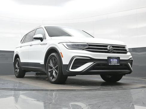 Used 2022 Volkswagen Tiguan SE w/ Panoramic Sunroof Package AWD/4WD image 34