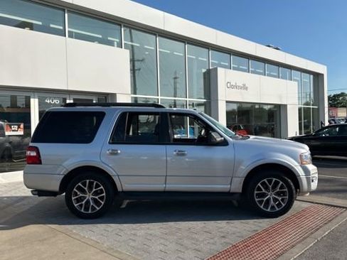 Used 2017 Ford Expedition XLT w/ Equipment Group 202A RWD image 5