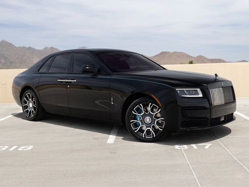 Used 2023 Rolls-Royce Ghost Black Badge w/ Black Badge Ghost Package AWD/4WD image 4