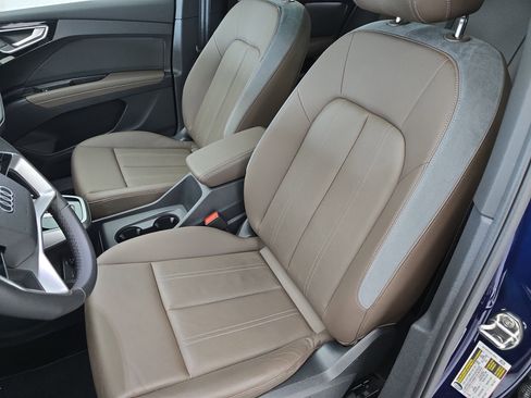 Used 2025 Audi Q4 e-tron Premium w/ Convenience Package AWD/4WD image 15
