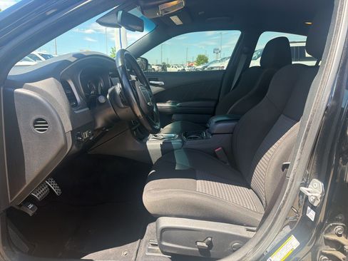 Used 2022 Dodge Charger R/T w/ Blacktop Package RWD image 12