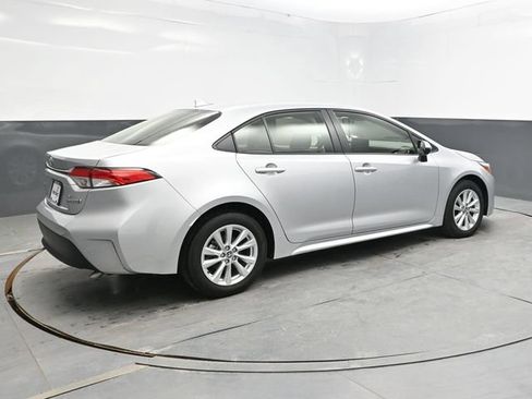 Used 2024 Toyota Corolla LE w/ LE Convenience Package FWD image 7