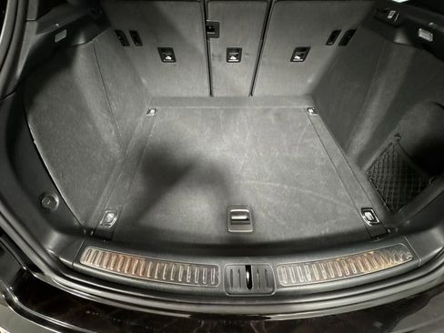 Used 2024 Porsche Macan Base image 33