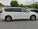 Used 2017 Chrysler Pacifica Touring-L FWD image 8