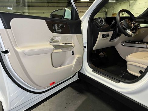 Certified 2026 Mercedes-Benz GLB 250 4MATIC image 21