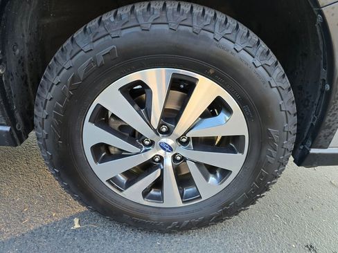 Used 2020 Subaru Outback Premium image 10