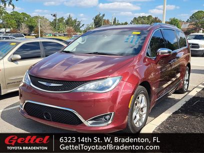 Used 2019 Chrysler Pacifica Limited w/ Advanced Safetytec Group
