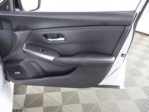 Used 2023 Nissan Sentra SR w/ SR Premium Package FWD image 24