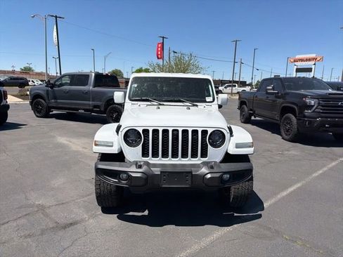 Used 2023 Jeep Gladiator Overland AWD/4WD image 4
