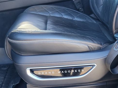 Used 2022 Jeep Grand Wagoneer Series III image 21