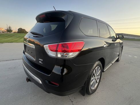 Used 2014 Nissan Pathfinder S image 5