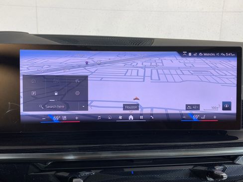 Used 2026 BMW X5 xDrive50e w/ M Sport Package image 26