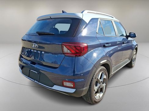 Certified 2021 Hyundai Venue w/ Cargo Package image 10