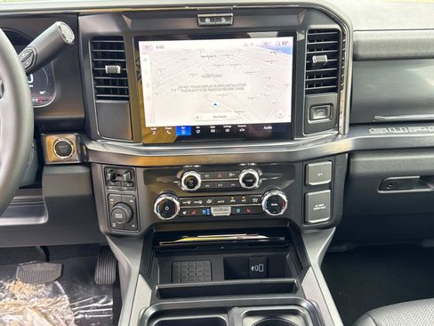 New 2026 Ford F250 Lariat w/ Black Appearance Package AWD/4WD image 11