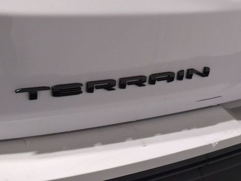 Used 2022 GMC Terrain SLE w/ Driver Convenience Package image 16