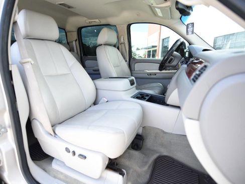 Used 2009 GMC Sierra 2500 SLT w/ SLT Convenience Package image 15