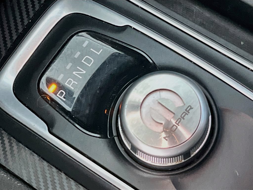 Used 2019 Chrysler 300 Limited RWD image 16
