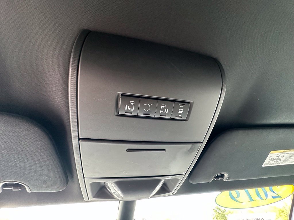 Used 2019 Dodge Grand Caravan SXT w/ Mopar Premium Addition Group FWD image 21