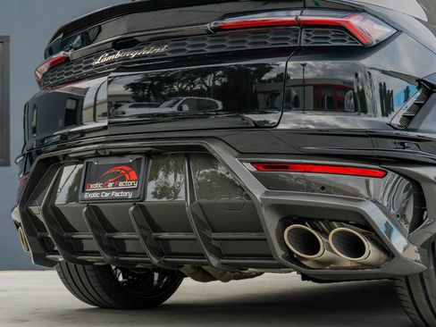 Used 2025 Lamborghini Urus SE image 46