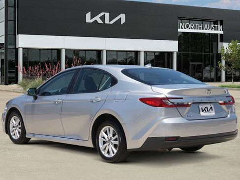 Used 2025 Toyota Camry LE FWD image 4