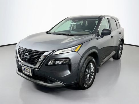 Used 2023 Nissan Rogue S AWD/4WD image 3