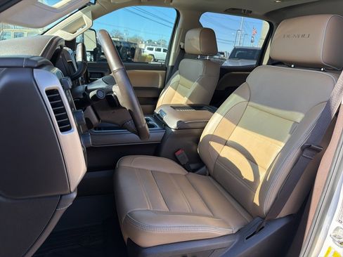 Used 2018 GMC Sierra 3500 Denali w/ Duramax Plus Package image 31